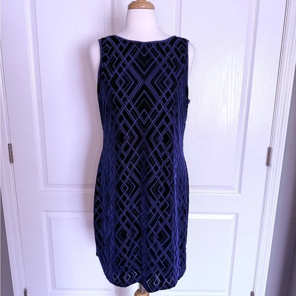 White House Black Market Blue Velour Geometric Sheath Dress – Size Large - Picture 2 of 7